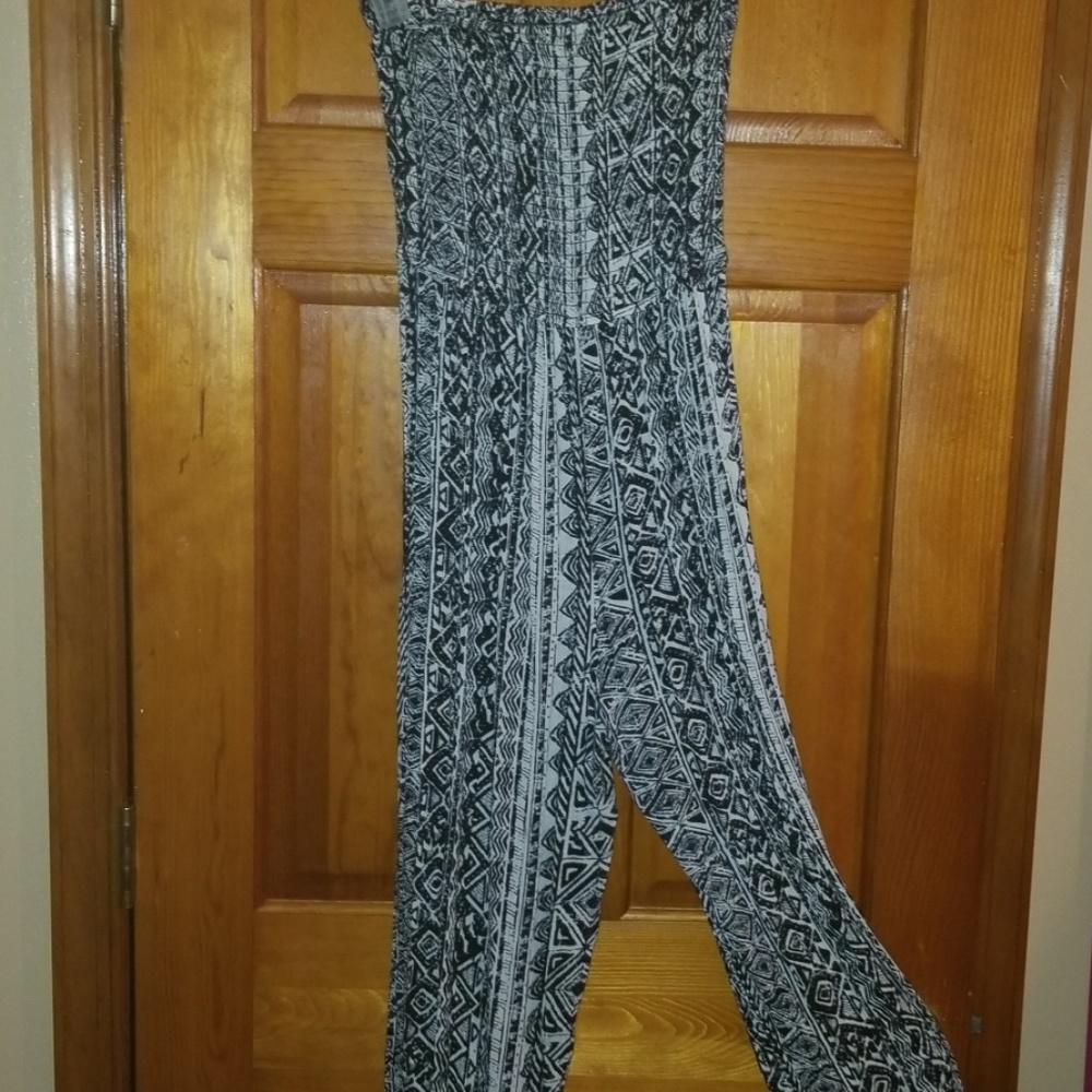 Clothes - Picture 3 of 4
